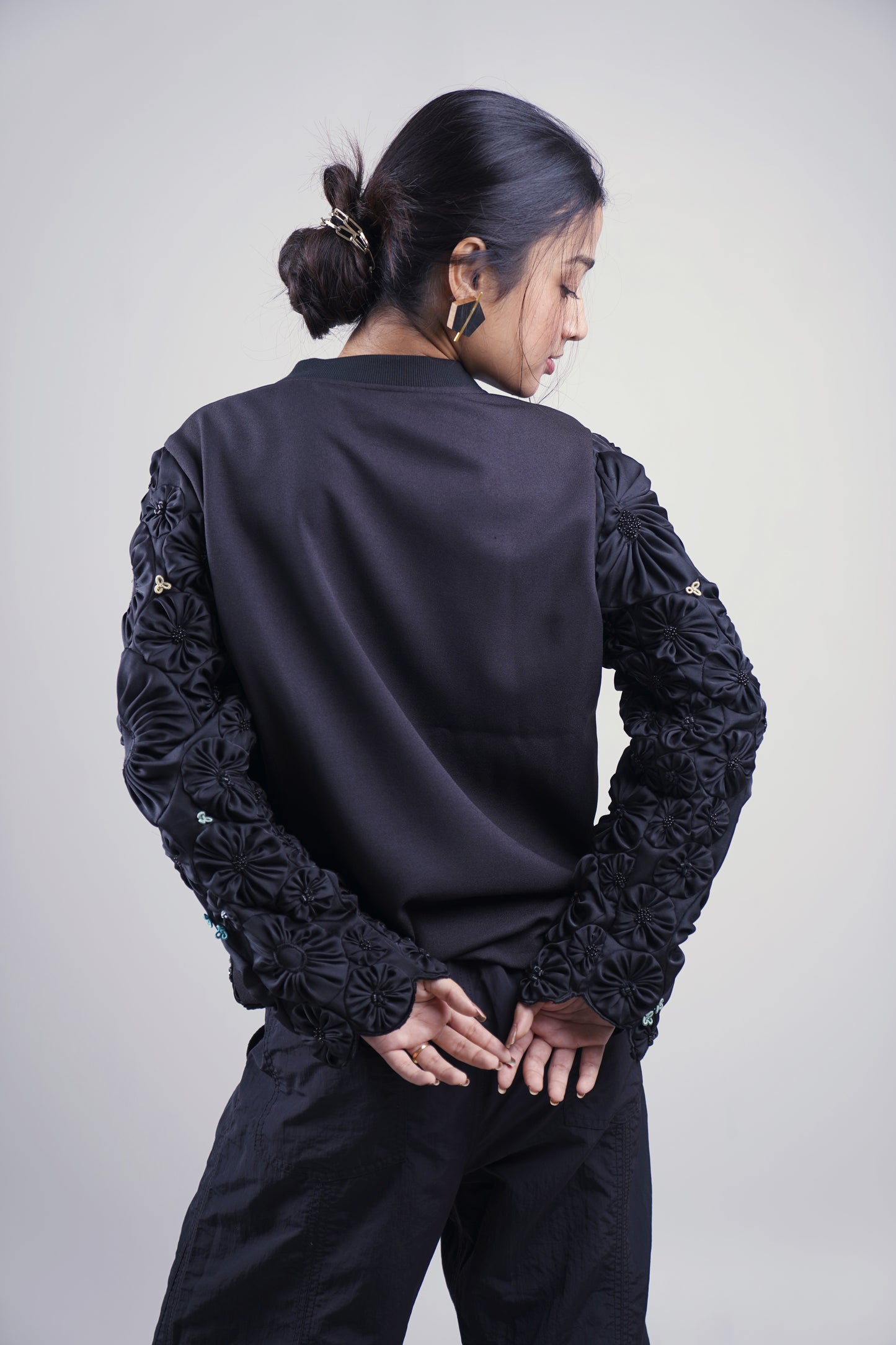 SMOCK BLOOM SWEATSHIRT
