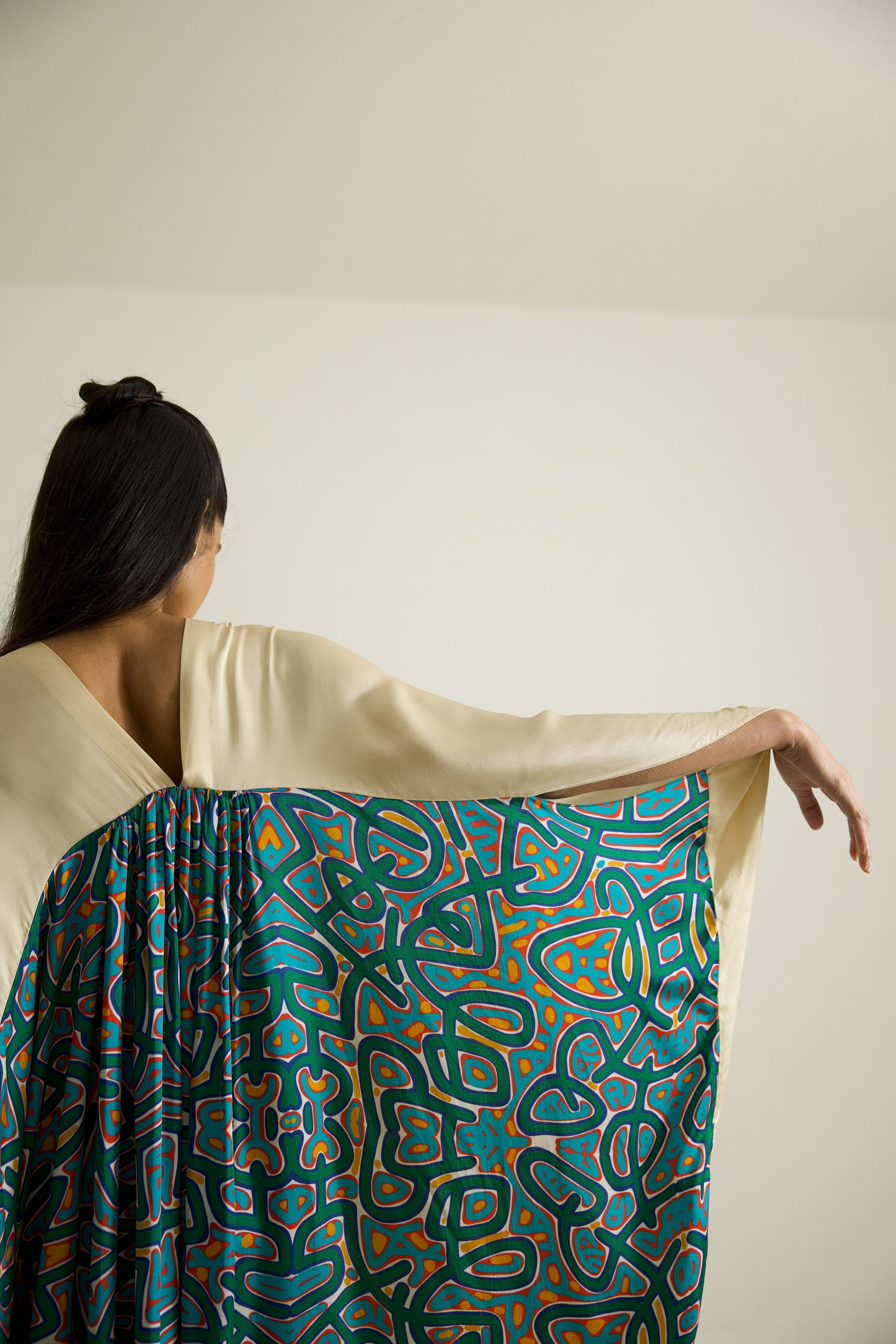 URBAN CROWD FILLED KAFTAN